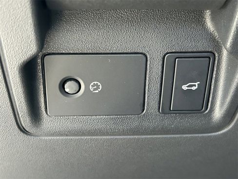 Used 2025 Land Rover Range Rover Velar S image 29