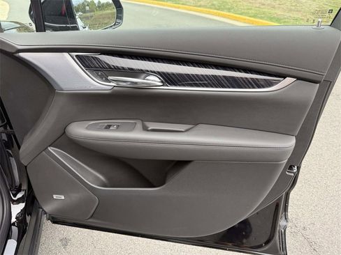 New 2025 Cadillac XT6 Premium Luxury image 15