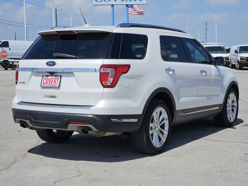 Used 2018 Ford Explorer Limited w/ Ford Safe & Smart Package FWD image 5