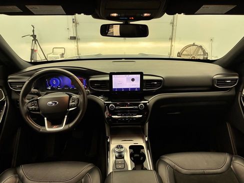 Certified 2023 Ford Explorer ST image 2