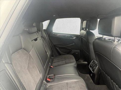 Used 2020 Porsche Macan image 22