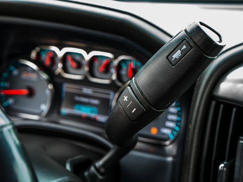 Used 2018 Chevrolet Silverado 1500 LTZ Z71 w/ Redline Edition image 32