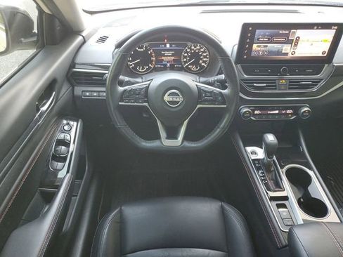 Certified 2023 Nissan Altima 2.0 SR FWD image 28