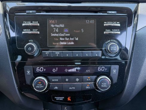 Used 2015 Nissan Rogue SV FWD image 10