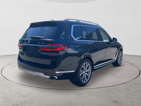 Used 2024 BMW X7 xDrive40i image 5