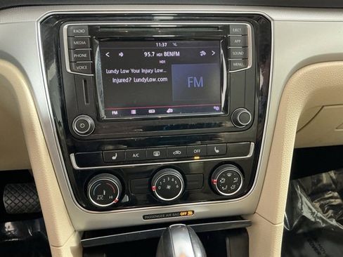 Used 2019 Volkswagen Passat 2.0T Wolfsburg image 35