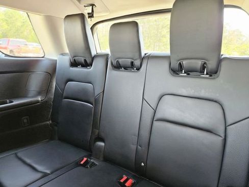 Certified 2025 Nissan Pathfinder SL AWD/4WD image 30
