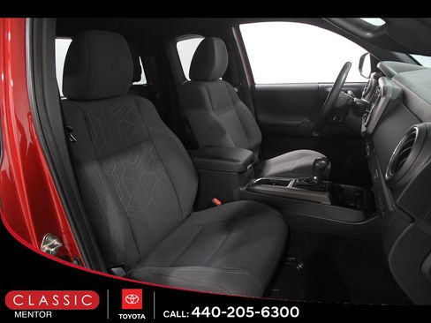 Certified 2019 Toyota Tacoma TRD Sport AWD/4WD image 16