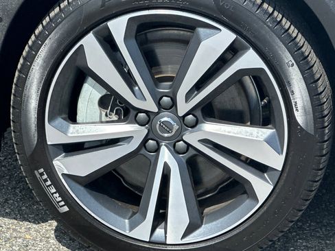 Certified 2025 Volvo V60 B5 Cross Country Plus AWD/4WD image 32