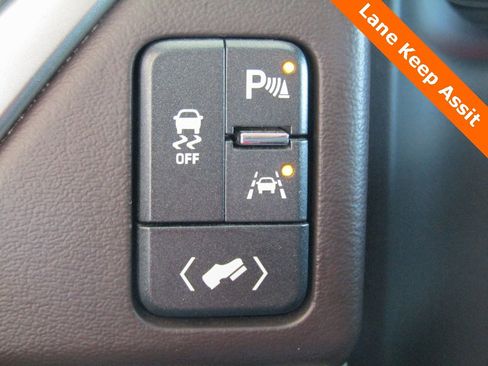 Used 2018 Chevrolet Tahoe Premier image 17