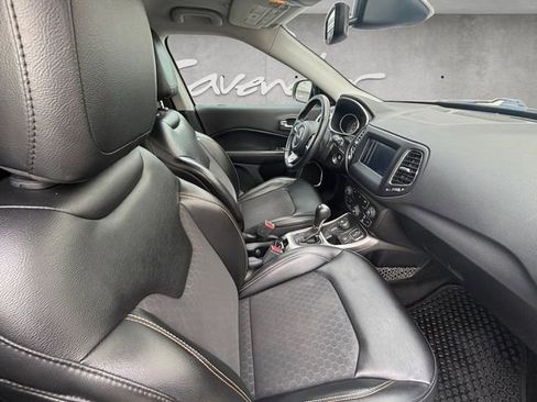 Used 2019 Jeep Compass Latitude w/ Popular Equipment Group AWD/4WD image 30