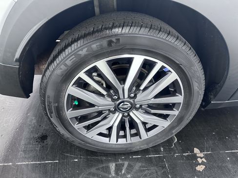 Used 2021 Nissan Kicks SV image 24