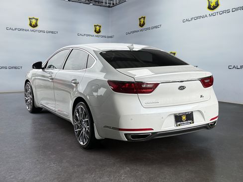 Used 2019 Kia Cadenza Premium image 2