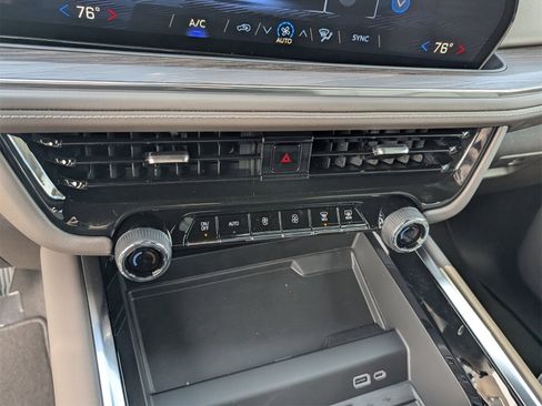 New 2026 Chevrolet Suburban LS image 14