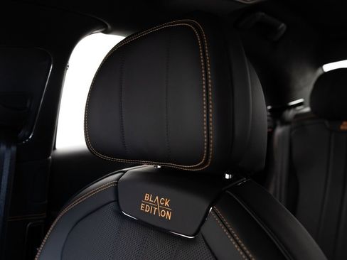 Used 2025 Bentley Flying Spur Plug-In Hybrid image 6