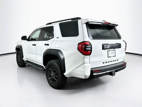 Used 2025 Toyota 4Runner SR5 AWD/4WD image 5