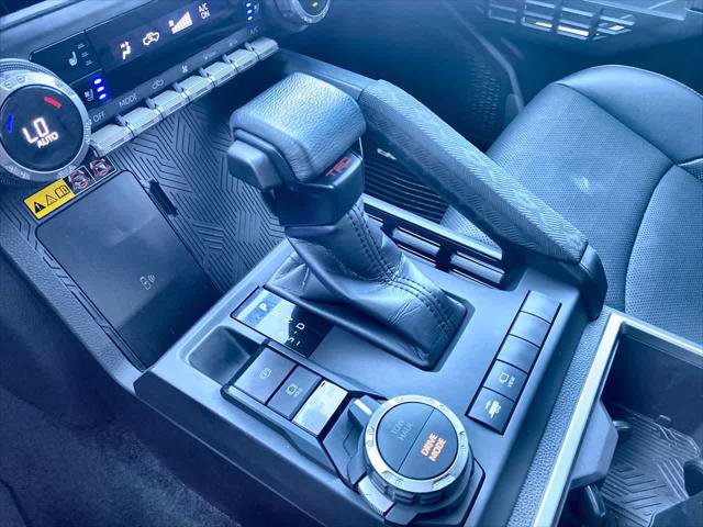 Certified 2025 Toyota Tacoma TRD Sport w/ TRD Sport Premium Package AWD/4WD image 19
