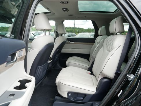 Used 2022 Hyundai Palisade Limited AWD/4WD image 16