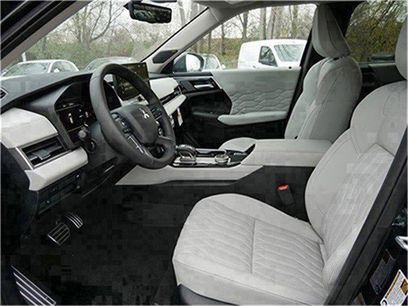 New 2025 Mitsubishi Outlander AWD