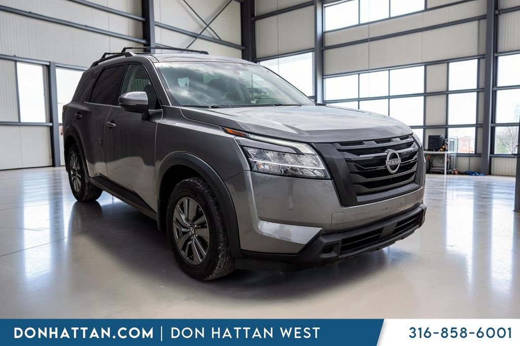 Used 2022 Nissan Pathfinder SV FWD image 33