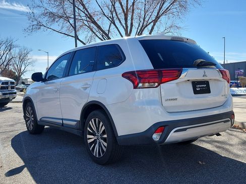 Used 2019 Mitsubishi Outlander SE image 8