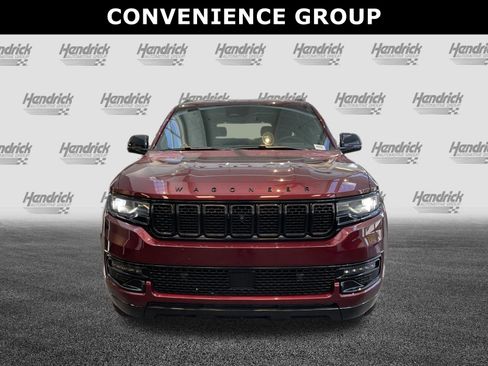 Used 2025 Jeep Wagoneer L Series II w/ Convenience Group I AWD/4WD image 3