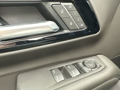 New 2026 Chevrolet Suburban LT w/ Comfort Package AWD/4WD image 13