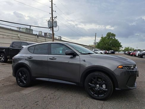 Used 2024 Dodge Hornet R/T Plus w/ Tech Pack Plus w/o Parking image 3