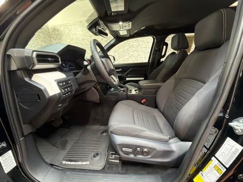 Used 2024 Toyota Tacoma TRD Off-Road w/ TRD Off Road Upgrade Package AWD/4WD image 22