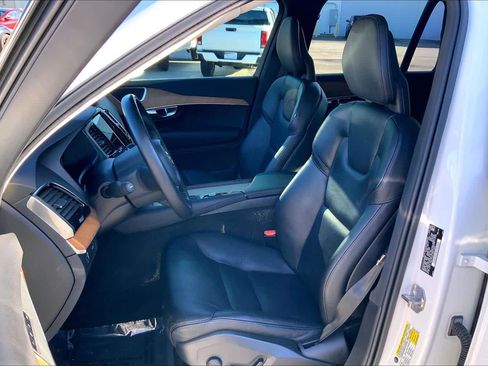 Used 2021 Volvo XC90 T6 Momentum w/ Advanced Package image 8