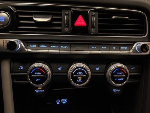 Used 2020 Genesis G70 2.0T w/ Elite Package image 21