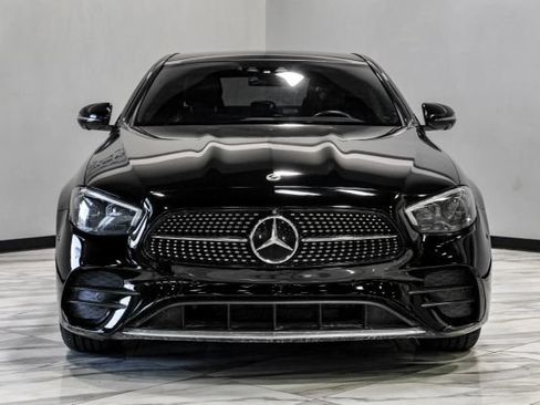 Used 2022 Mercedes-Benz E 450 4MATIC Sedan w/ Driver Assistance Package image 9