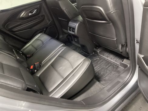 Used 2023 GMC Terrain SLT w/ Elevation Edition image 22