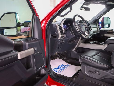 Used 2022 Ford F250 Lariat w/ Lariat Ultimate Package image 3