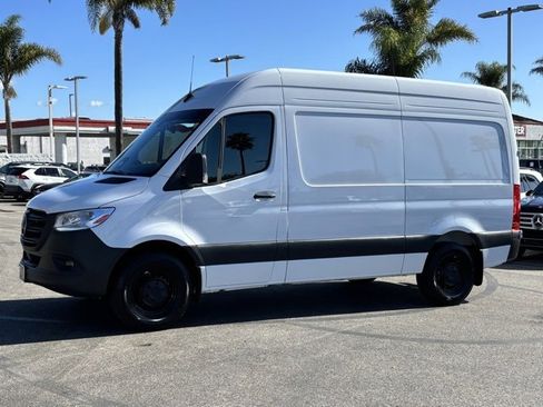 Used 2025 Mercedes-Benz Sprinter 2500 image 10