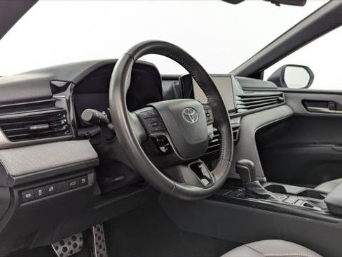Used 2025 Toyota Camry SE FWD image 23