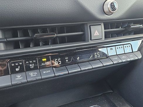 Used 2025 Toyota Crown image 13