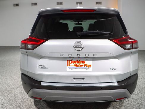 Used 2023 Nissan Rogue SV FWD image 8