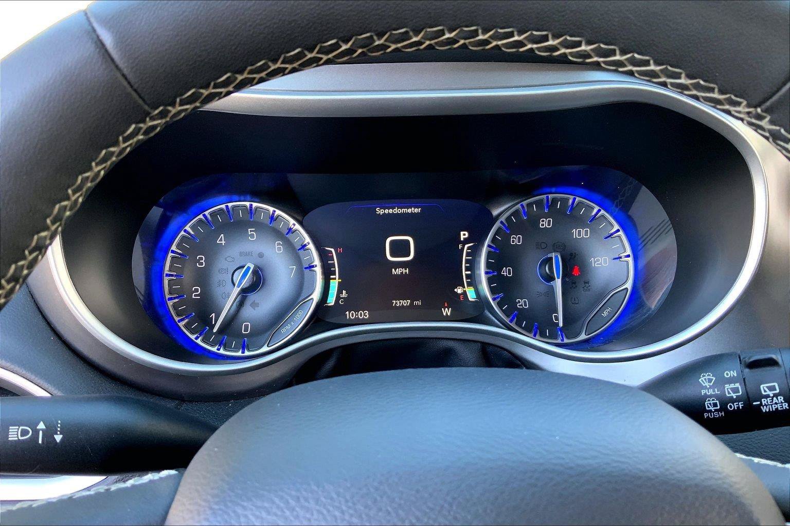 Used 2024 Chrysler Pacifica Touring-L FWD image 19