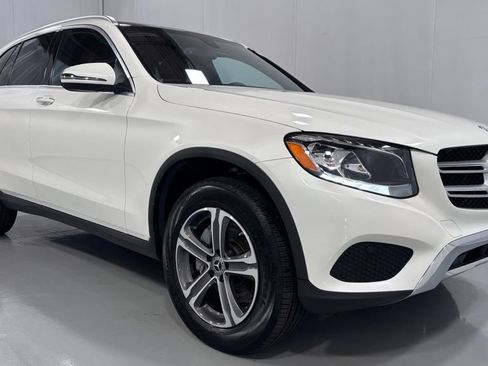 Used 2017 Mercedes-Benz GLC 300 4MATIC image 4