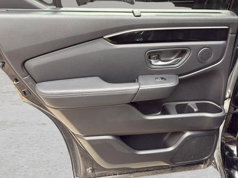 Used 2025 Honda Pilot EX-L image 13