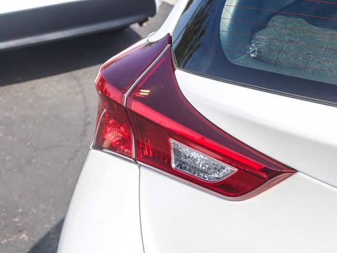 Used 2018 Toyota Corolla iM w/ Carpet Mat Package (TMS) image 8