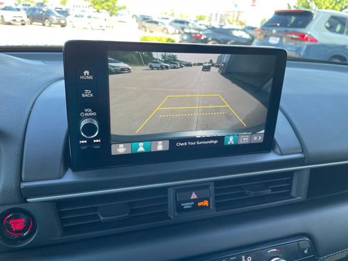 Used 2025 Honda Pilot Touring image 23