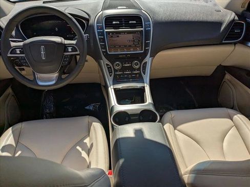 Used 2019 Lincoln Nautilus FWD image 16