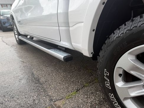 Used 2022 RAM 1500 Laramie AWD/4WD image 16