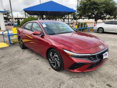 Used 2024 Hyundai Elantra SEL w/ Convenience Package