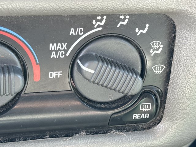 Used 2004 Chevrolet Blazer LS w/ Preferred Equipment Group AWD/4WD image 20