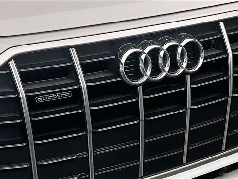 Used 2024 Audi Q5 2.0T Premium w/ Convenience Package AWD/4WD image 32