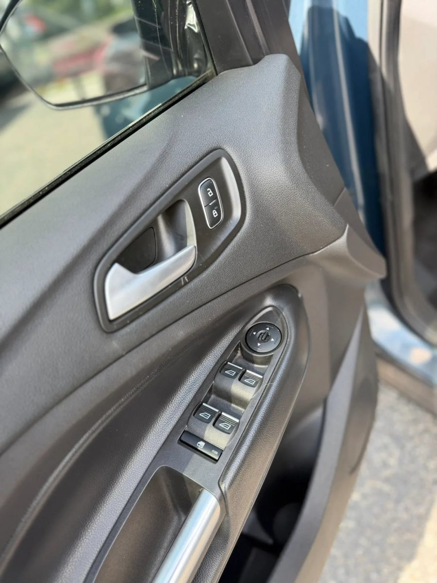 Used 2019 Ford Escape SEL AWD/4WD image 10