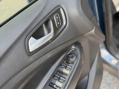 Used 2019 Ford Escape SEL AWD/4WD image 10